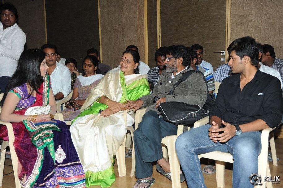 Tholi-Sandhya-Velalo-Movie-Trailer-Launch